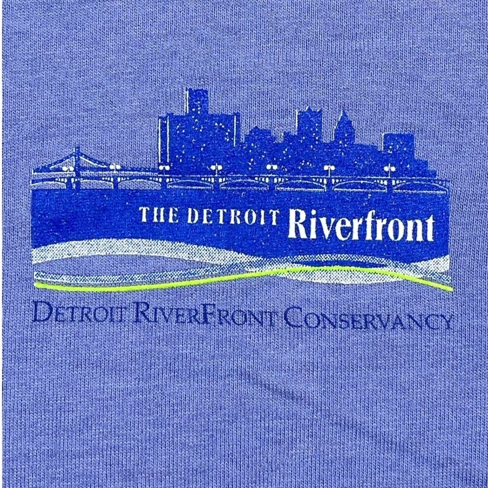 Detroit Riverfront Conservancy Men T Shirt Blue Skyline Graphic Cotton Size L
